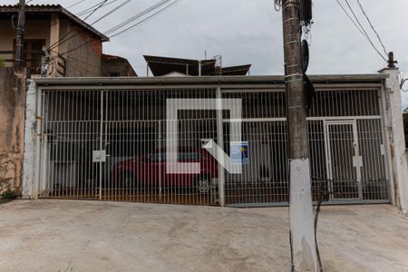 Casa à venda com 60m², 1 quarto e 1 vaga Casa à venda com 60m², 1 quarto e 1 vagaFachada