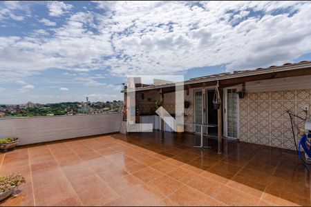 Apartamento à venda com 214m², 3 quartos e 2 vagas Apartamento à venda com 214m², 3 quartos e 2 vagasCobertura