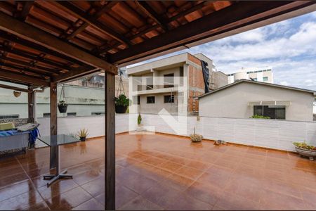 Apartamento à venda com 214m², 3 quartos e 2 vagas Apartamento à venda com 214m², 3 quartos e 2 vagasCobertura