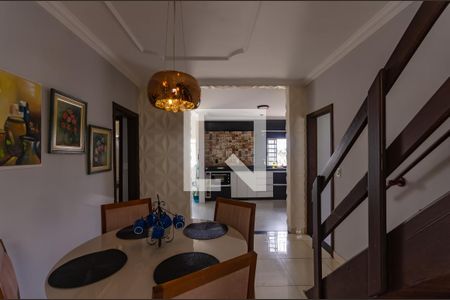 Apartamento à venda com 214m², 3 quartos e 2 vagas Apartamento à venda com 214m², 3 quartos e 2 vagasSala de Jantar