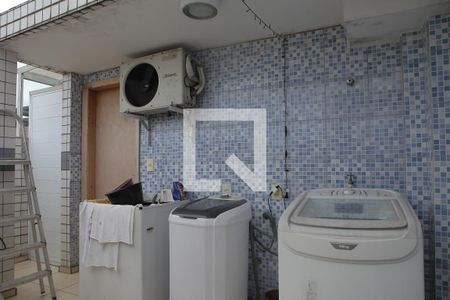 Apartamento para alugar com 400m², 5 quartos e 2 vagas Apartamento para alugar com 400m², 5 quartos e 2 vagasLavanderia