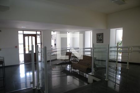 Apartamento para alugar com 400m², 5 quartos e 2 vagas Apartamento para alugar com 400m², 5 quartos e 2 vagasHall de entrada