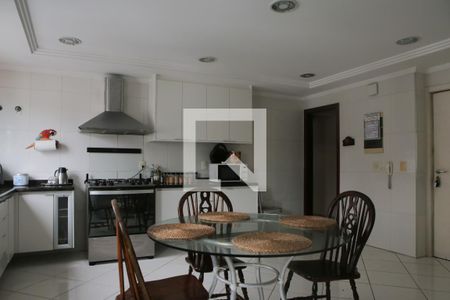 Apartamento para alugar com 400m², 5 quartos e 2 vagas Apartamento para alugar com 400m², 5 quartos e 2 vagasCozinha