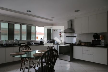 Apartamento para alugar com 400m², 5 quartos e 2 vagas Apartamento para alugar com 400m², 5 quartos e 2 vagasCozinha