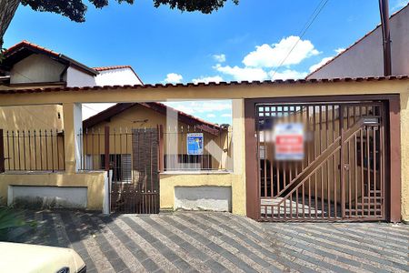 Casa à venda com 150m², 3 quartos e 2 vagasFachada