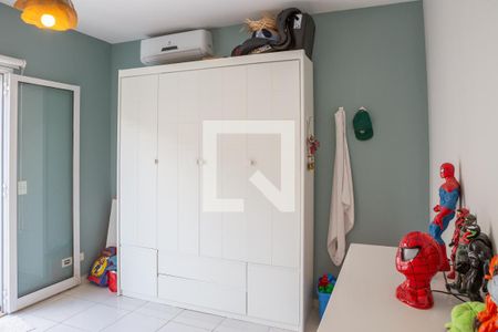 Casa à venda com 240m², 3 quartos e 2 vagas Casa à venda com 240m², 3 quartos e 2 vagasQuarto