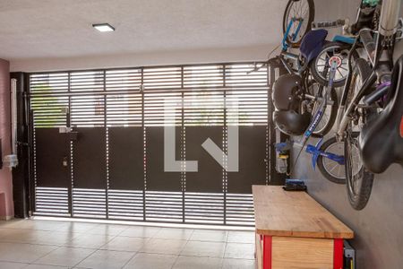 Casa à venda com 240m², 3 quartos e 2 vagas Casa à venda com 240m², 3 quartos e 2 vagasGaragem