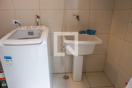 Casa à venda com 240m², 3 quartos e 2 vagas Casa à venda com 240m², 3 quartos e 2 vagasÁrea de Serviço