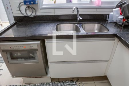 Casa à venda com 240m², 3 quartos e 2 vagas Casa à venda com 240m², 3 quartos e 2 vagasCozinha