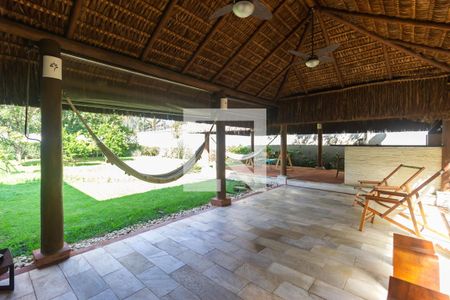 Casa à venda com 393m², 4 quartos e 6 vagas Casa à venda com 393m², 4 quartos e 6 vagasQuintal