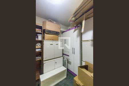 Casa à venda com 393m², 4 quartos e 6 vagas Casa à venda com 393m², 4 quartos e 6 vagasQuarto de Serviço