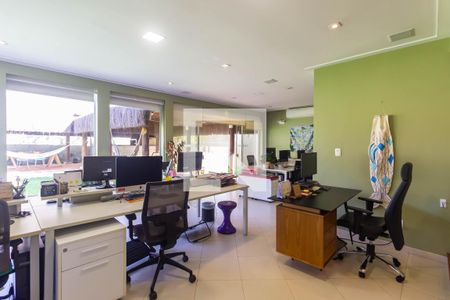 Casa à venda com 393m², 4 quartos e 6 vagas Casa à venda com 393m², 4 quartos e 6 vagasSala