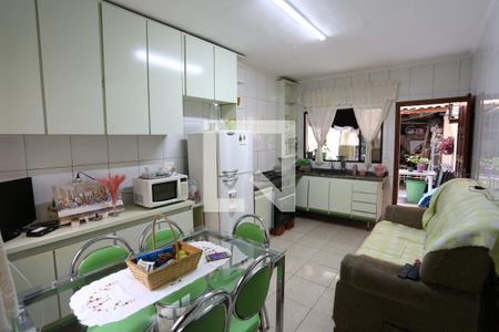 Casa à venda com 130m², 3 quartos e 2 vagasCozinha