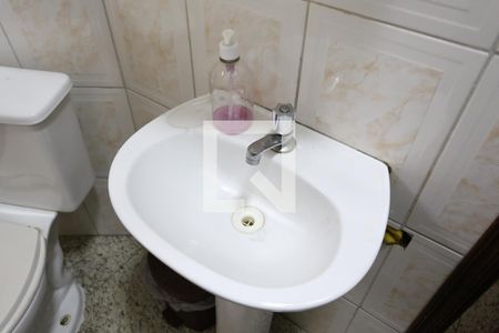 Casa à venda com 130m², 3 quartos e 2 vagasBanheiro