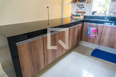 Casa à venda com 248m², 3 quartos e 2 vagasCozinha