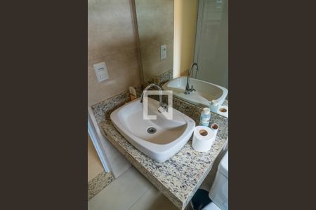 Casa à venda com 248m², 3 quartos e 2 vagasBanheiro Social