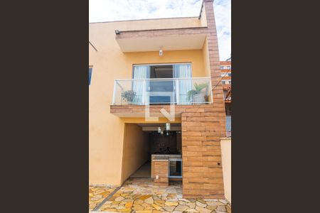 Casa à venda com 248m², 3 quartos e 2 vagasQuintal