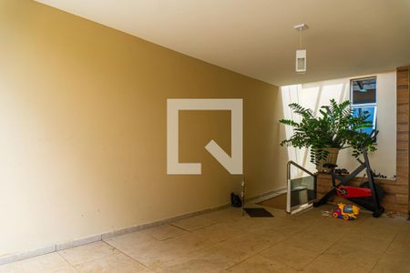 Casa à venda com 248m², 3 quartos e 2 vagasGaragem