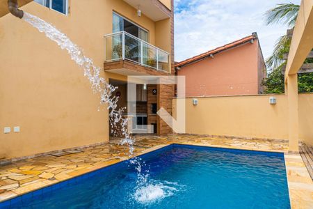 Casa à venda com 248m², 3 quartos e 2 vagasQuintal