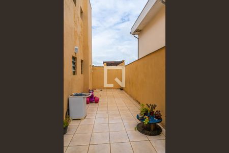 Casa à venda com 248m², 3 quartos e 2 vagasQuintal