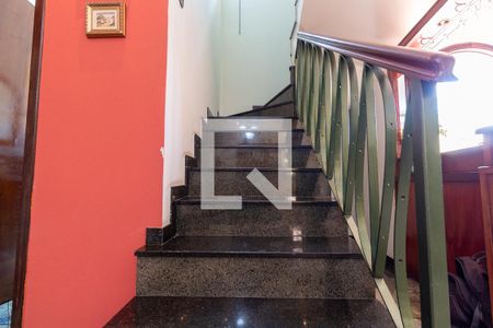 Casa à venda com 360m², 4 quartos e 4 vagasEscada