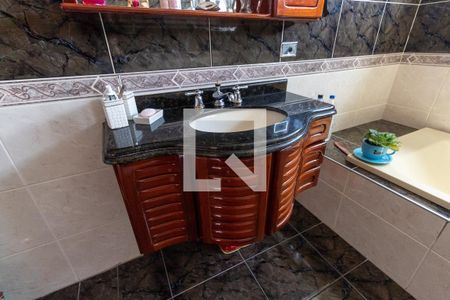 Casa à venda com 360m², 4 quartos e 4 vagasBanheiro da Suíte