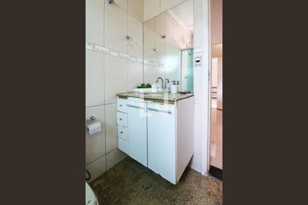 Apartamento à venda com 170m², 4 quartos e 2 vagas Apartamento à venda com 170m², 4 quartos e 2 vagasBanheiro da Suíte