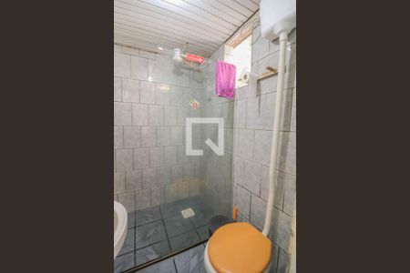 Casa à venda com 220m², 2 quartos e 2 vagasBanheiro de serviço  