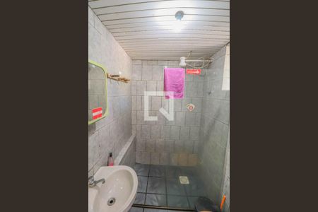 Casa à venda com 220m², 2 quartos e 2 vagasBanheiro de serviço  