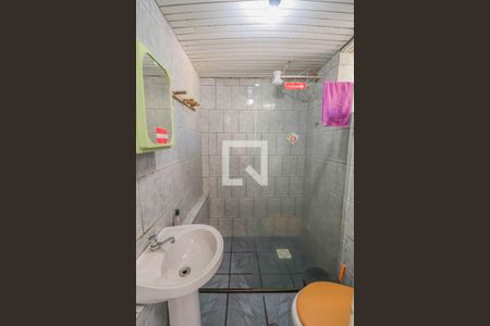 Casa à venda com 220m², 2 quartos e 2 vagasBanheiro de serviço  