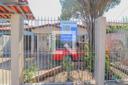 Casa à venda com 220m², 2 quartos e 2 vagasFachada 