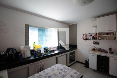 Casa para alugar com 473m², 5 quartos e 5 vagasCozinha