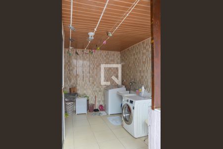 Casa à venda com 230m², 3 quartos e 2 vagas Casa à venda com 230m², 3 quartos e 2 vagasÁrea de Serviço