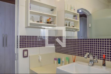 Casa à venda com 230m², 3 quartos e 2 vagas Casa à venda com 230m², 3 quartos e 2 vagasBanheiro da Suíte