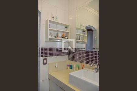 Casa à venda com 230m², 3 quartos e 2 vagas Casa à venda com 230m², 3 quartos e 2 vagasBanheiro da Suíte