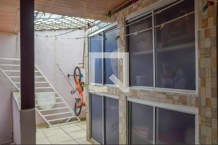 Casa à venda com 230m², 3 quartos e 2 vagas Casa à venda com 230m², 3 quartos e 2 vagasÁrea de Serviço