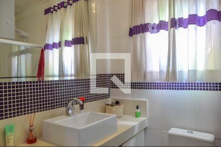 Casa à venda com 230m², 3 quartos e 2 vagas Casa à venda com 230m², 3 quartos e 2 vagasBanheiro da Suíte