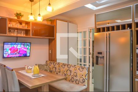 Casa à venda com 230m², 3 quartos e 2 vagas Casa à venda com 230m², 3 quartos e 2 vagasCozinha