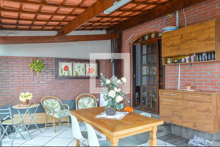 Casa à venda com 230m², 3 quartos e 2 vagas Casa à venda com 230m², 3 quartos e 2 vagasChurrasqueira