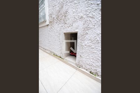 Casa à venda com 189m², 3 quartos e 2 vagas Casa à venda com 189m², 3 quartos e 2 vagasCorredor Externo - Detaçhe casinha do cachorro