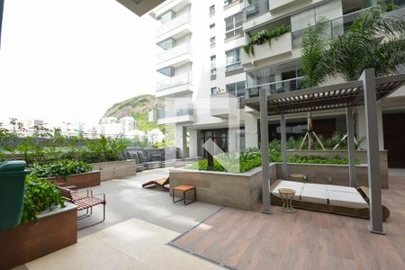 Apartamento à venda com 82m², 2 quartos e 1 vagaÁrea comum