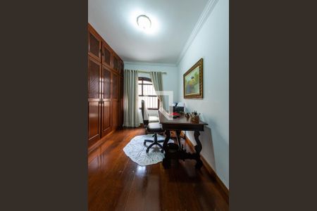 Casa à venda com 240m², 3 quartos e 5 vagas Casa à venda com 240m², 3 quartos e 5 vagasQuarto 2