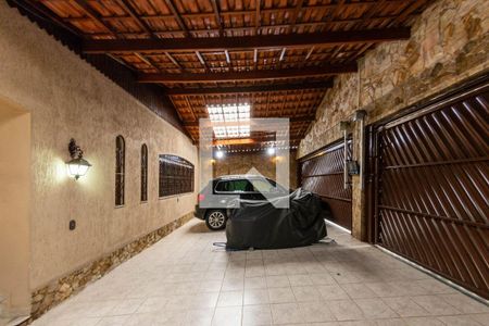 Casa à venda com 240m², 3 quartos e 5 vagas Casa à venda com 240m², 3 quartos e 5 vagasÁrea comum