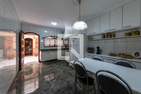 Casa à venda com 240m², 3 quartos e 5 vagas Casa à venda com 240m², 3 quartos e 5 vagasCozinha