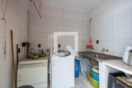 Casa à venda com 240m², 3 quartos e 5 vagas Casa à venda com 240m², 3 quartos e 5 vagasÁrea comum