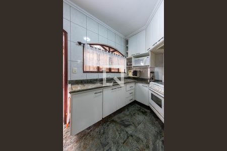 Casa à venda com 240m², 3 quartos e 5 vagas Casa à venda com 240m², 3 quartos e 5 vagasCozinha