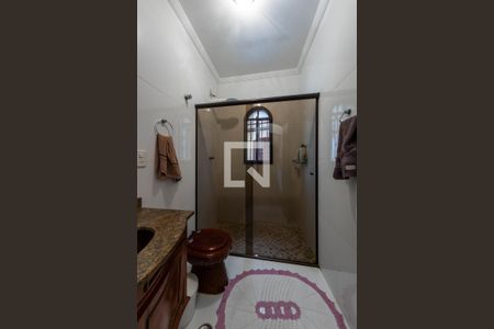 Casa à venda com 240m², 3 quartos e 5 vagas Casa à venda com 240m², 3 quartos e 5 vagasBanheiro social