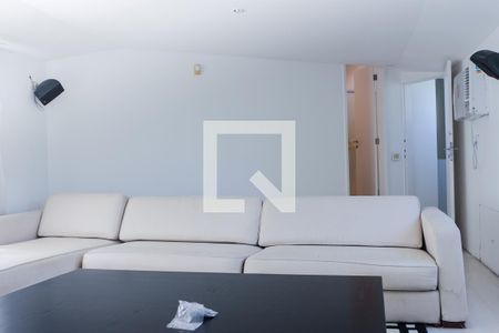 Casa à venda com 500m², 4 quartos e 2 vagasSala de TV