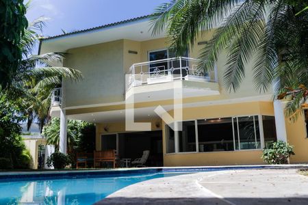 Casa à venda com 500m², 4 quartos e 2 vagasFachada