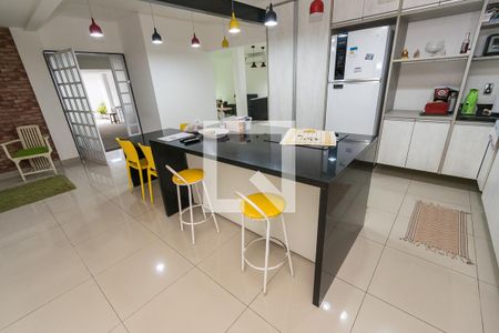 Casa à venda com 250m², 4 quartos e 2 vagasCozinha
